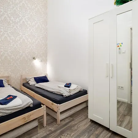 Happy House - Steps From Szimpla Ruin Bar Apartment *