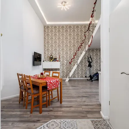 شقة Happy House - Steps From Szimpla Ruin Bar بودابست